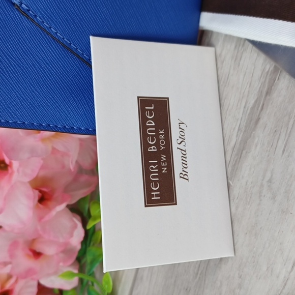 Henri Bendel West 57th Envelope Clutch/ Wristlet NWOT - Picture 3 of 11